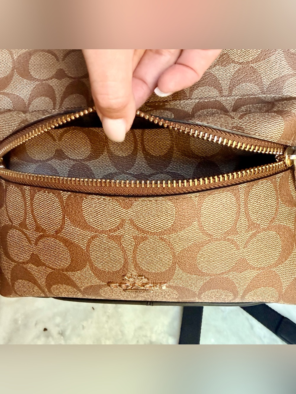 Coach Signature Medium Charlie
Backpack | Khaki/Brown | Customized
Gold Hangtag - Picture 14 of 16